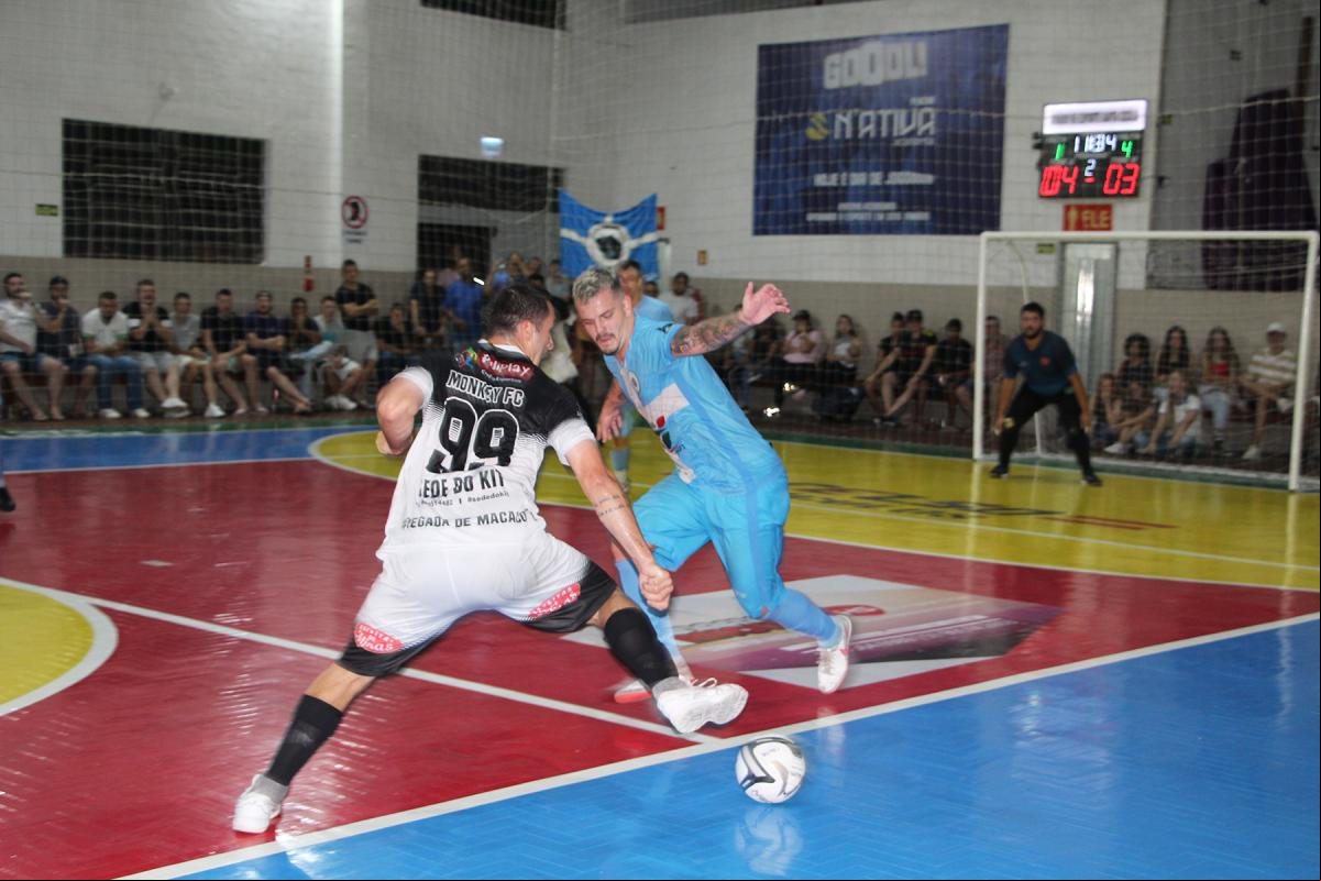 Competição reúne 16 equipes no masculino e 8 no feminino Competição reúne 16 equipes no masculino e 8 no feminino