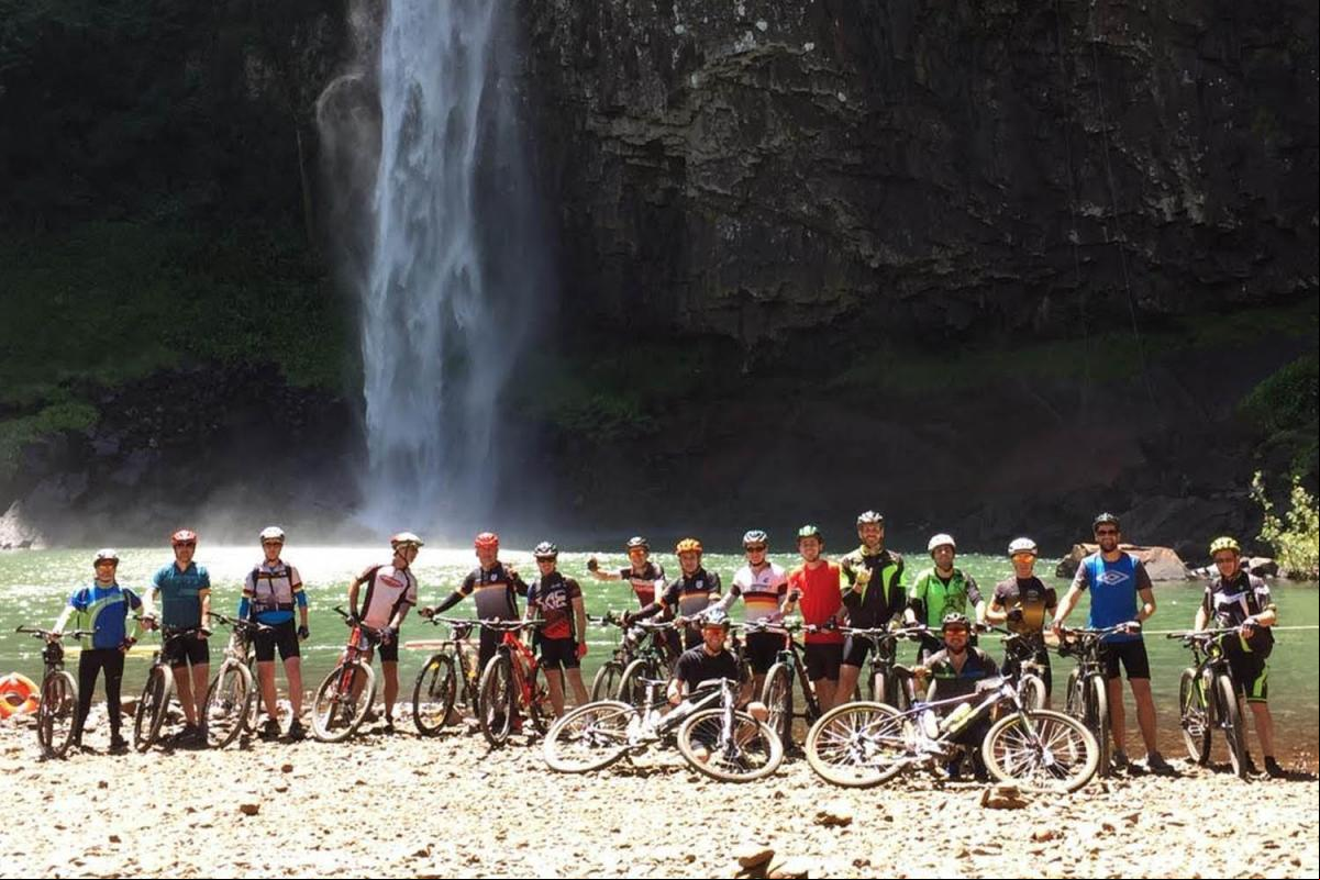 Brothers do Pedal na Cascata do Chuvisqueiro Brothers do Pedal na Cascata do Chuvisqueiro