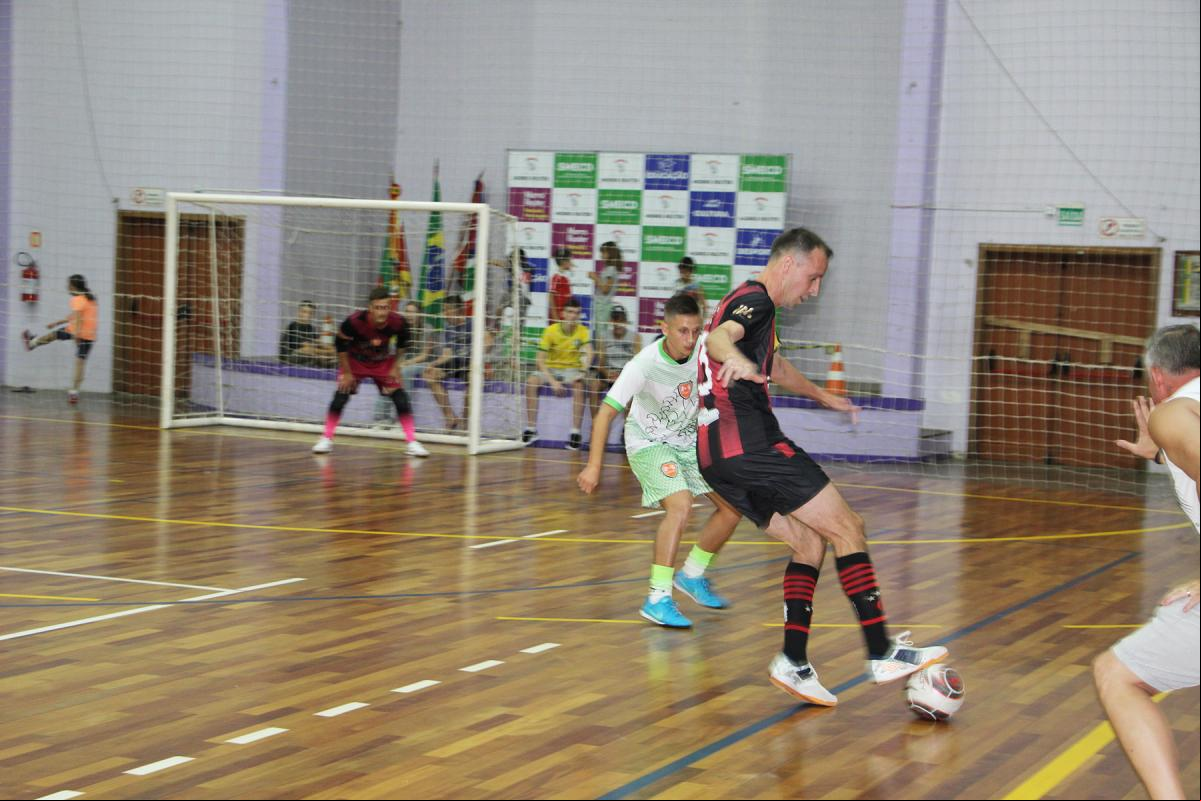 Próximos jogos serão nesta terça, no Centro Próximos jogos serão nesta terça, no Centro