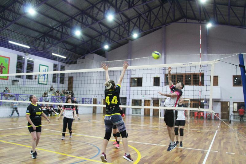Jogos aconteceram no Ginásio Municipal
