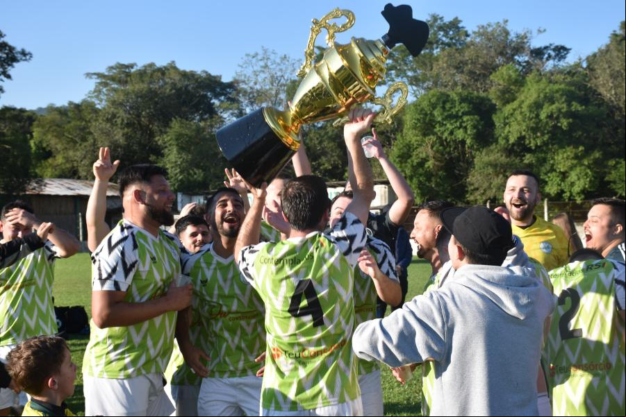 Atletas do Raja Casablanca comemoram