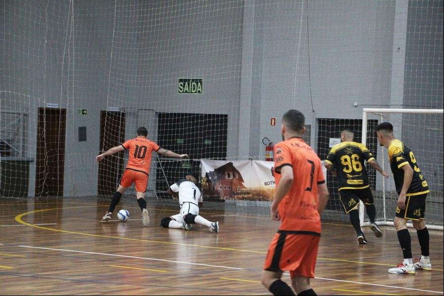 Equipe de Gramado goleou por 8 a 2 na semifinal