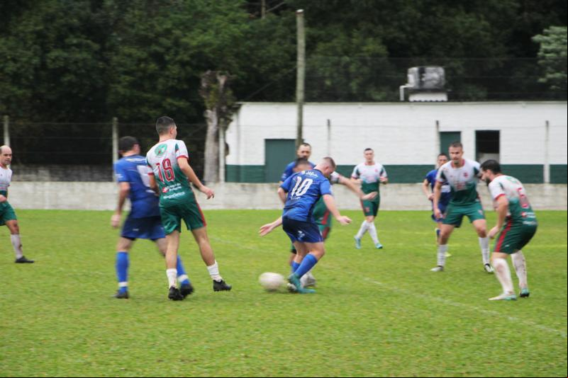 Campo do União recebeu dois jogos no sábado