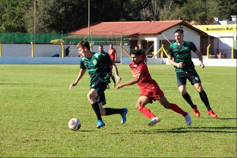 Equipes jogaram na Baixada Setembrina
