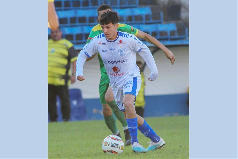 Vitinho pertence ao Aimoré e está emprestado para time do Piauí (Foto: Fábio Moraes)